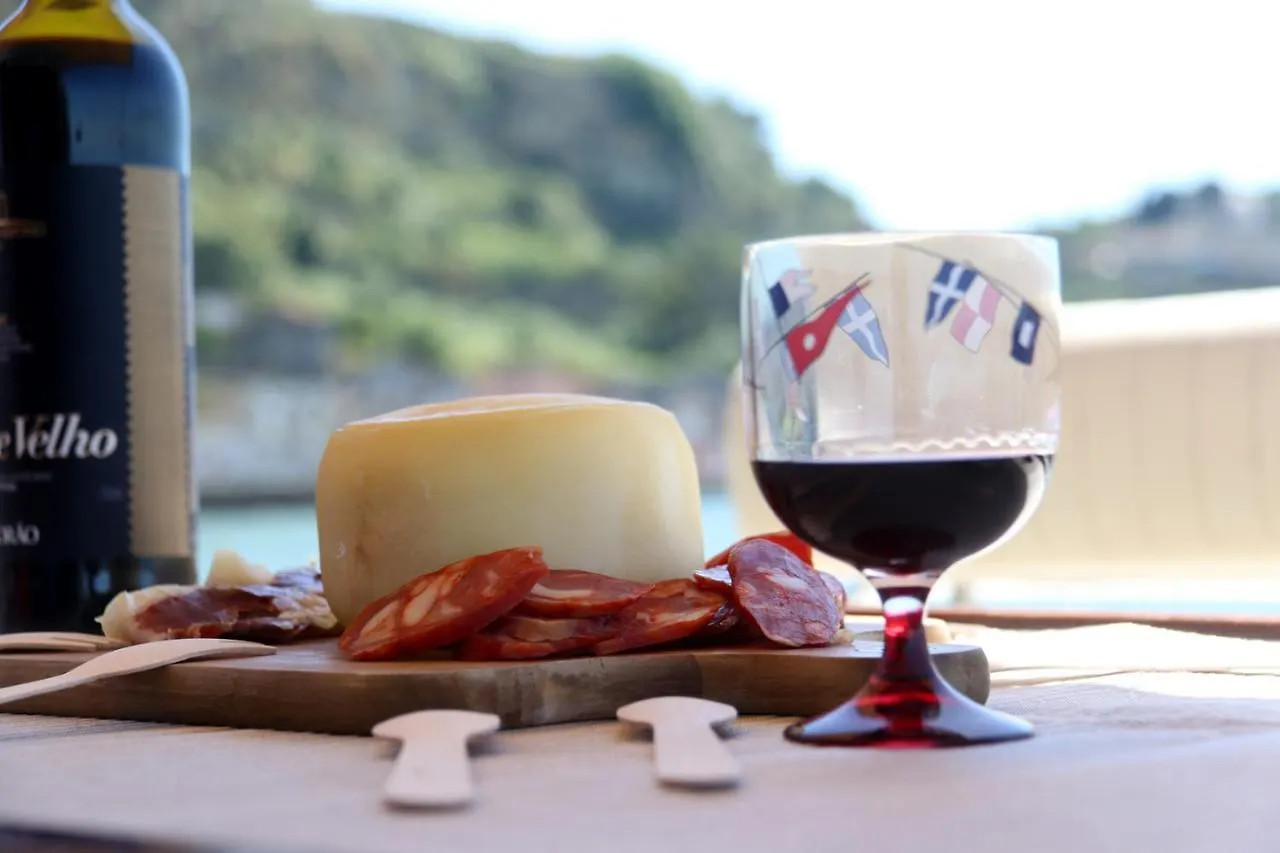 Private yacht all confort: we love our guests Lissabon
